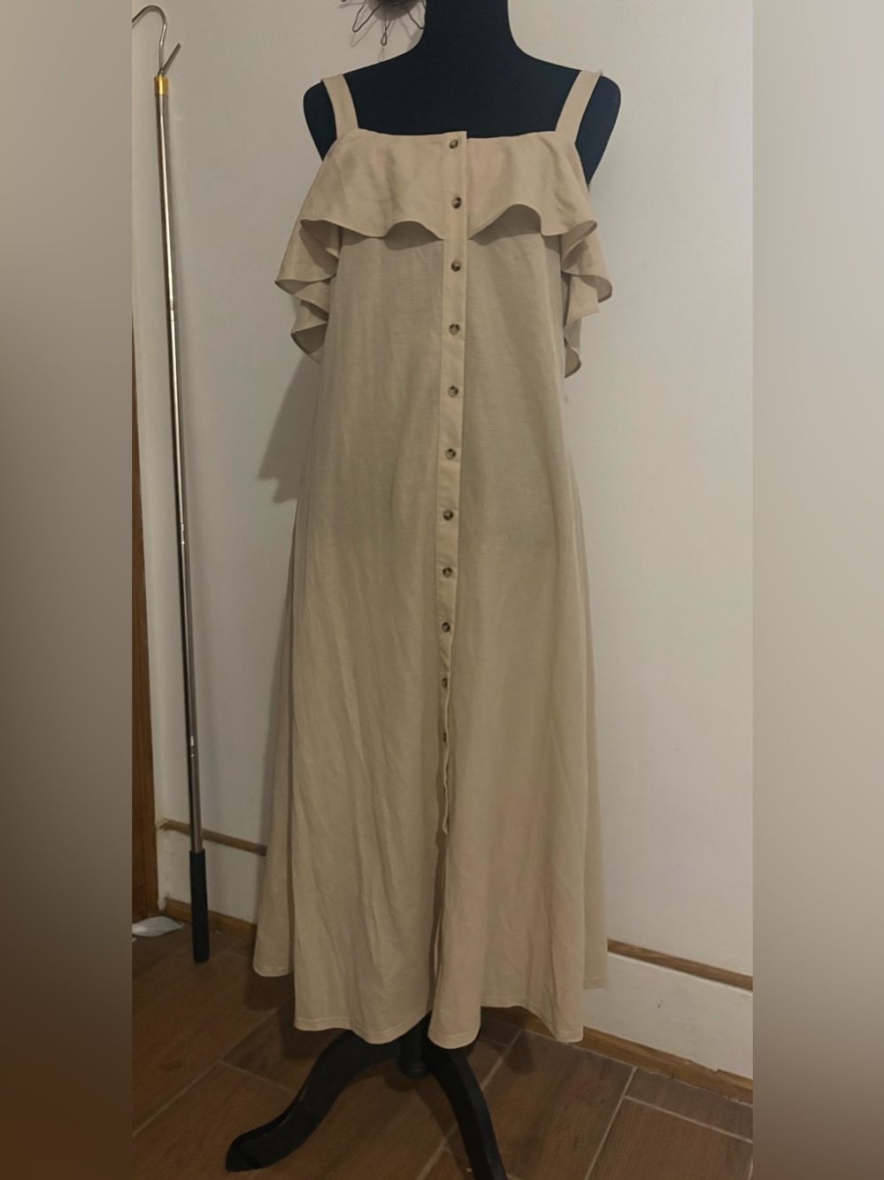 Gianni Bini Beige Ruffle-Front Midi Dress Lsz